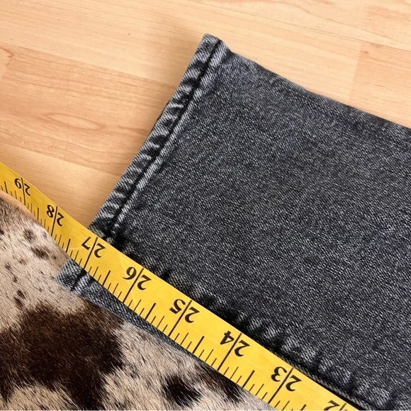 SLVRLAKE Lou Lou Slim Straight Jean In River Moon
Grey Wash Size 27 - Picture 11 of 11